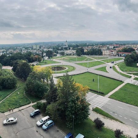 Mieszkanie W Centrum Miasta Ostrowiec Świętokrzyski Eksteriør bilde